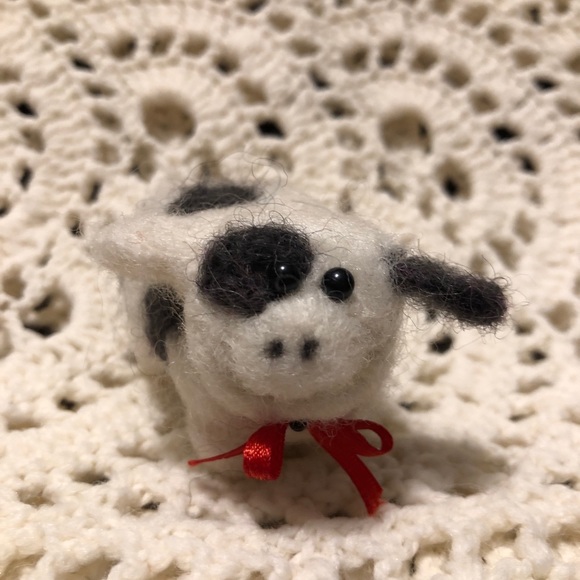 Handmade Needle Felted farm pig - Picture 11 of 16